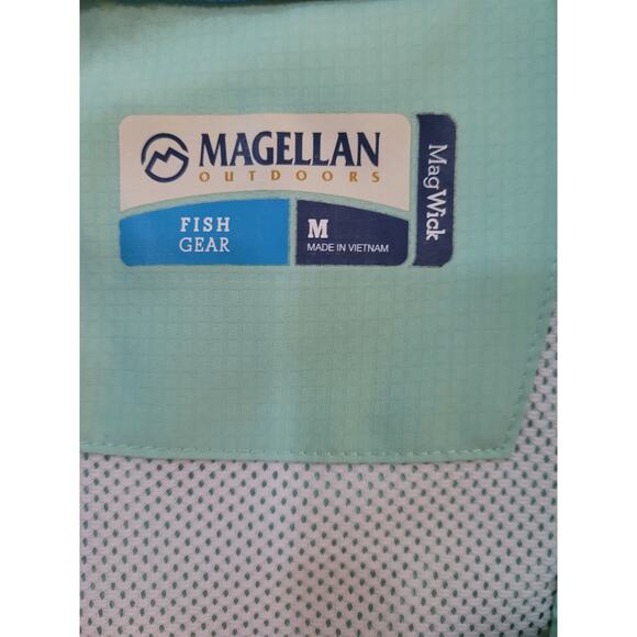 Magellan Women Fish Gear Shirt  Blue Button up Sz M - Picture 4 of 5